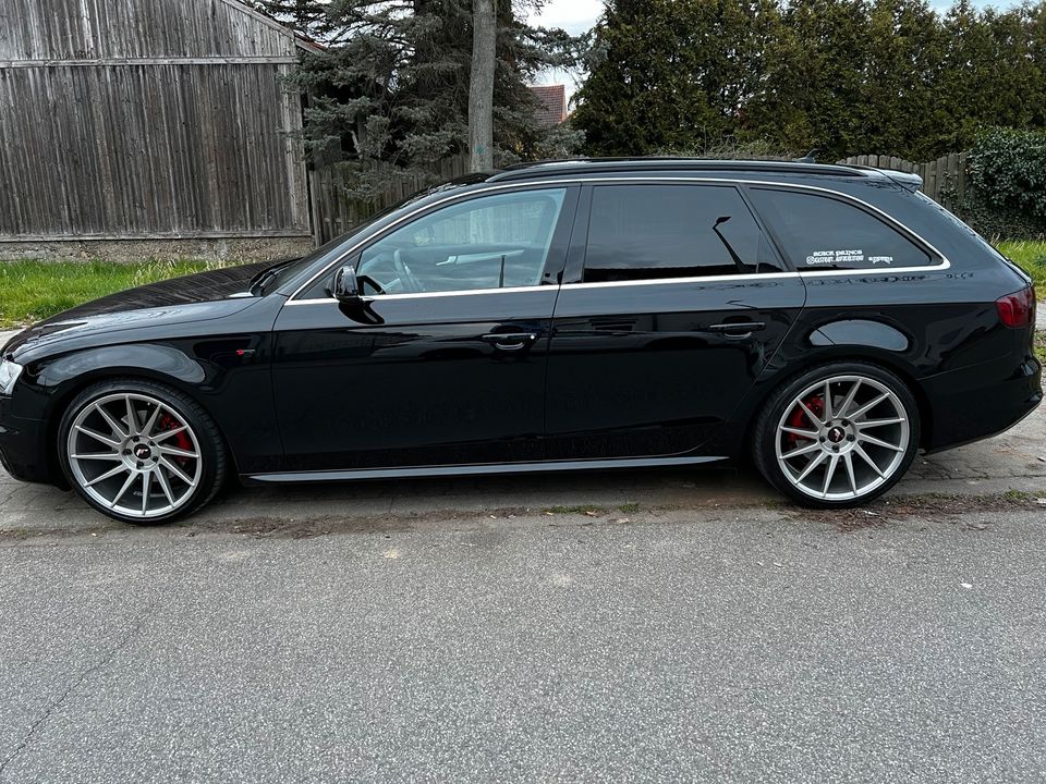 Audi A4 b8 Facelift 2014/15 3 s-line in Mannheim