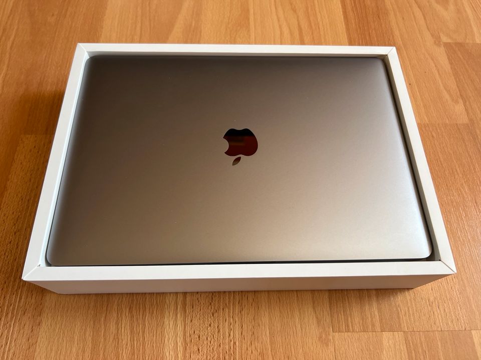 MacBook Pro in Haunetal