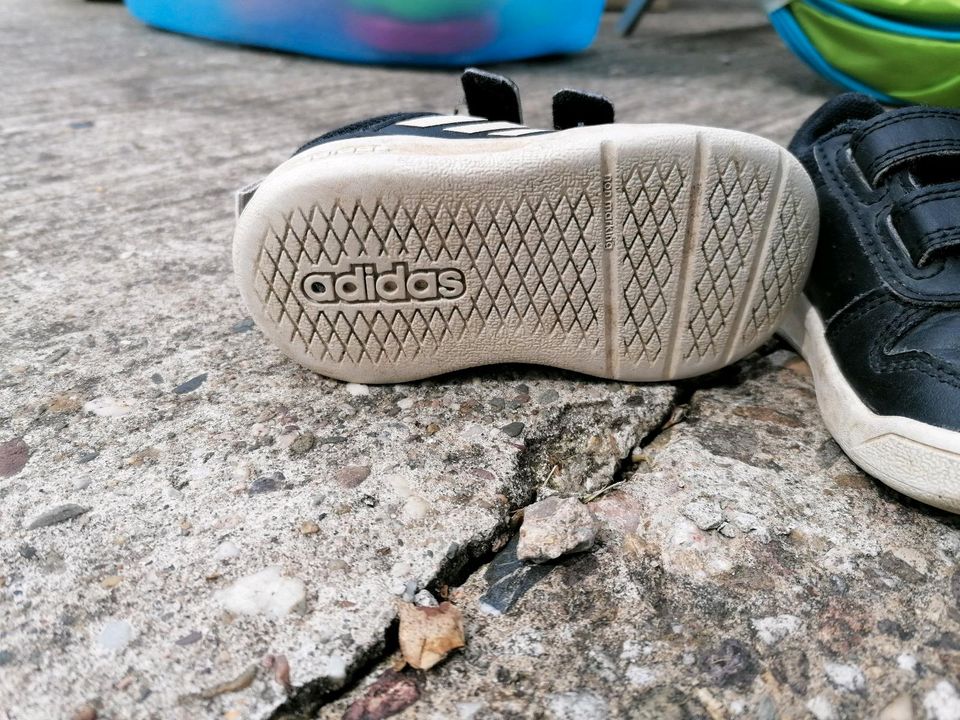 Adidas Schuhe Größe 20 in Emmerich am Rhein