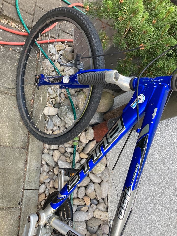 Biete defektes Bulls 26 Zoll Fahrrad als Ersatzteil in Freising