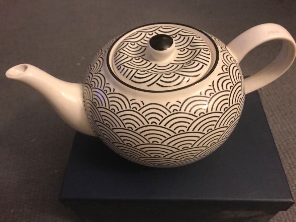 Teekannen Buddhas Preis auf Anfrage Porzellan in Frankfurt am Main