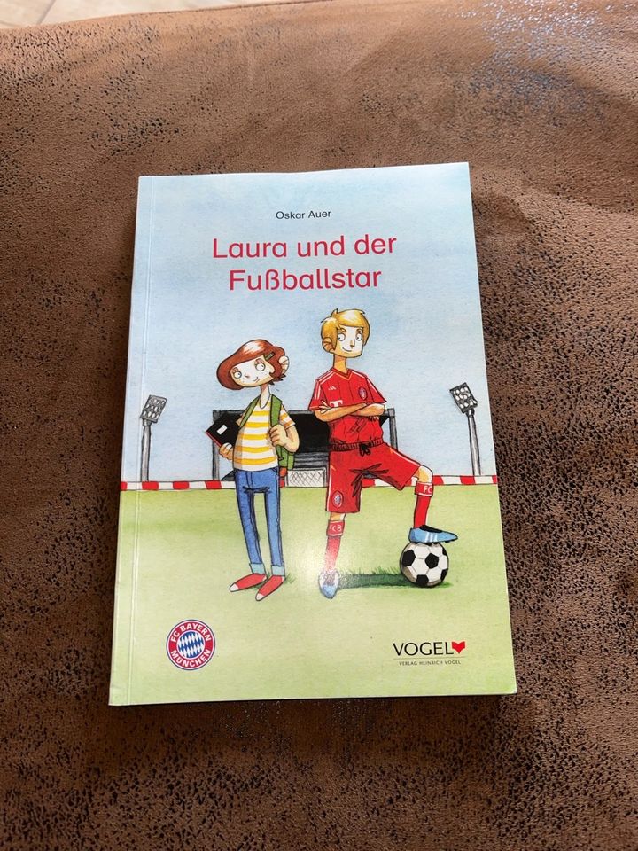 Taschenbuch „Laura und der Fußballstar“ FC Bayern München in Regensburg