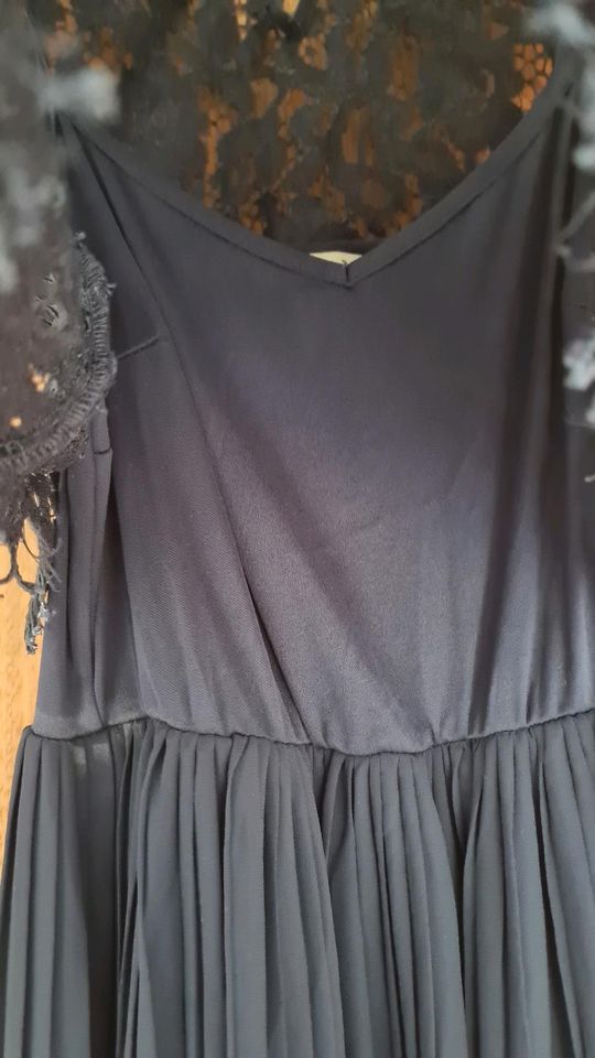 Abendkleid lang Spitze H&M 32 in Wienhausen