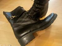 Gut erhaltene schwarze Lederboots von Versus, Größe 40 Hessen - Mühltal  Vorschau
