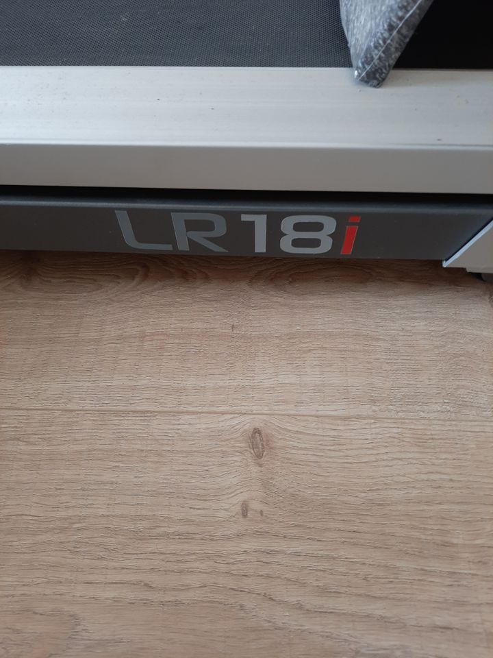 Hammer Laufband LR 18i, neuwertig in Altenstadt Iller