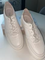Gabor Schuhe neu weiß Gr.  42 Gr. 8 Sneaker Turnschuhe Hessen - Driedorf Vorschau