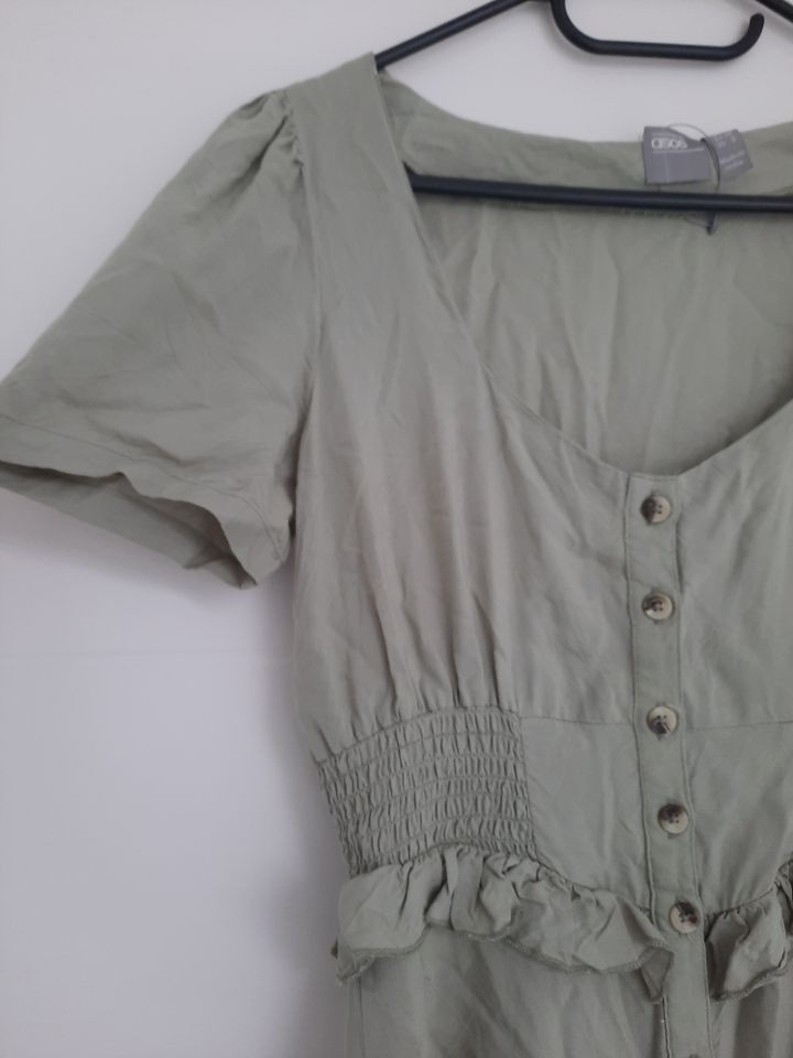 Asos Kleid Khaki mit Knöpfen  Gr. 34 in Erfurt