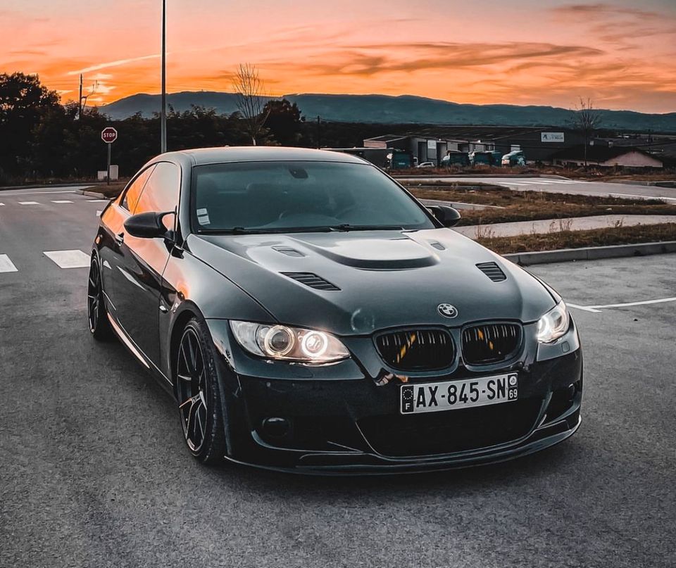 Nieren Grill BMW 3er E92 E93 M Schwarz VFL Kühlergrill Vorfacelif in Bonn