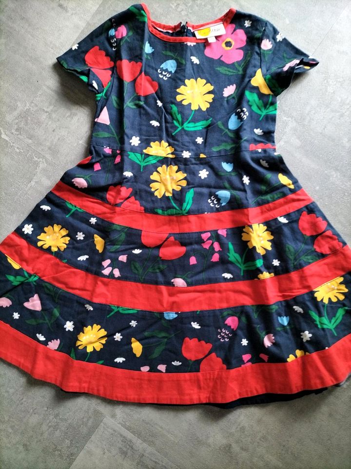 Mini Boden Blüten Kleid Gr. 128 Neuwertig in Berlin