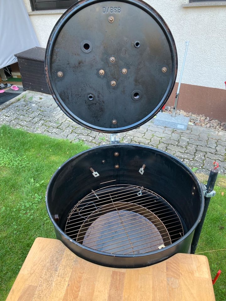 UDS Smoker Grill Eigenbau in Östringen