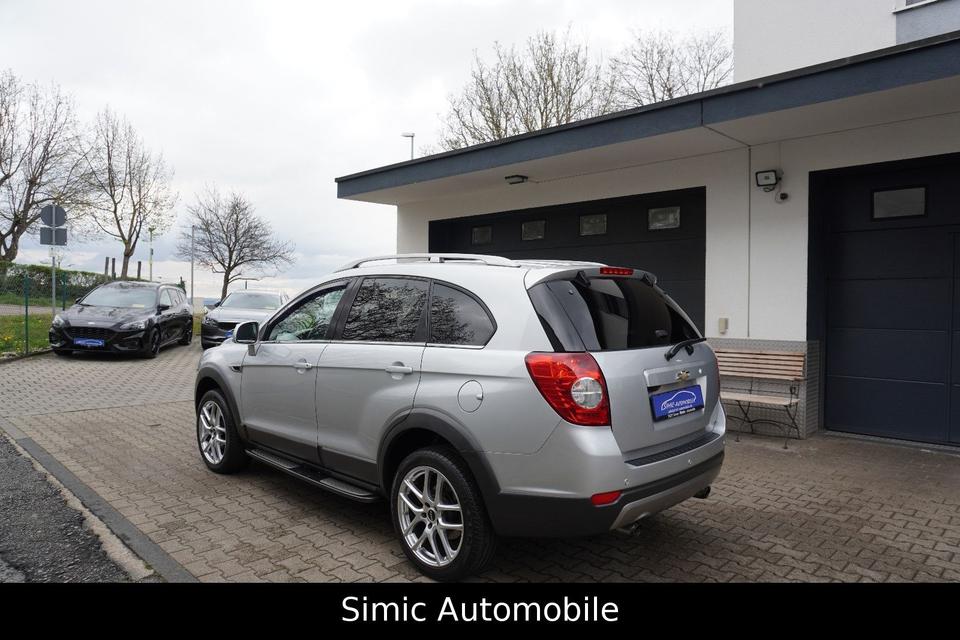Chevrolet Captiva 2.2 D LT+ LEDER+NAVI+KAMERA+7Sitze+70Tkm in Owen