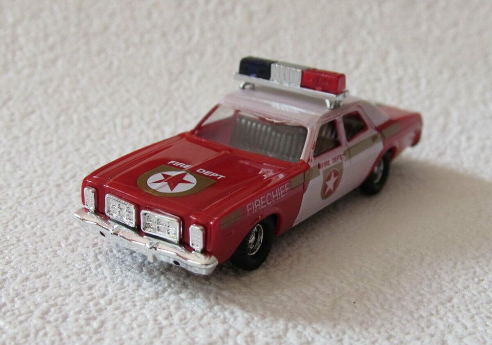 Praline Feuerwehr Plymouth Dodge Monaco Firechief Fire Dept H0 in Berlin