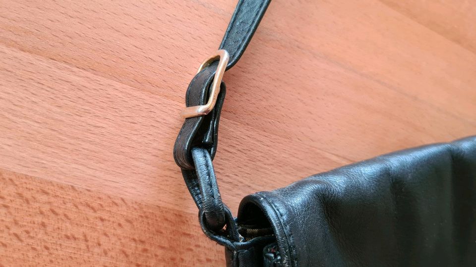 Echt Leder Handtasche Schultertasche schwarz in Harsum