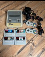 Nintendo SNES mit 2 Controller & 4 Spielen Nordrhein-Westfalen - Krefeld Vorschau