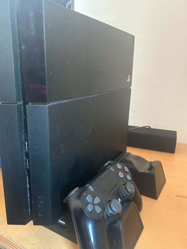 PS 4 zu verkaufen +Spiel in Bremerhaven