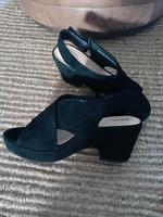 Clarks Sandalen Gr.38 Wildleder Niedersachsen - Helmstedt Vorschau