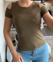 Amisu khaki Oberteil, Bluse, Größe S, grün, Oberteil Hessen - Hanau Vorschau