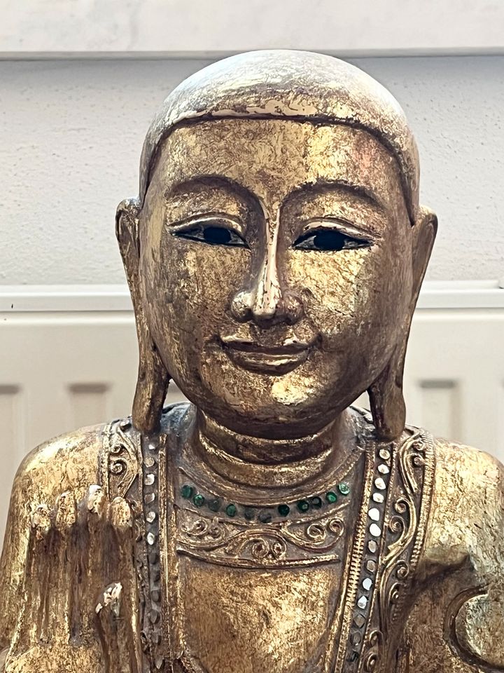 Wunderschöner Holzbuddha mit Blattgold aus Thailand. 46cm in Neufahrn