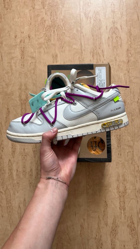 Nike Dunk Low Off-White Lot 21 in München