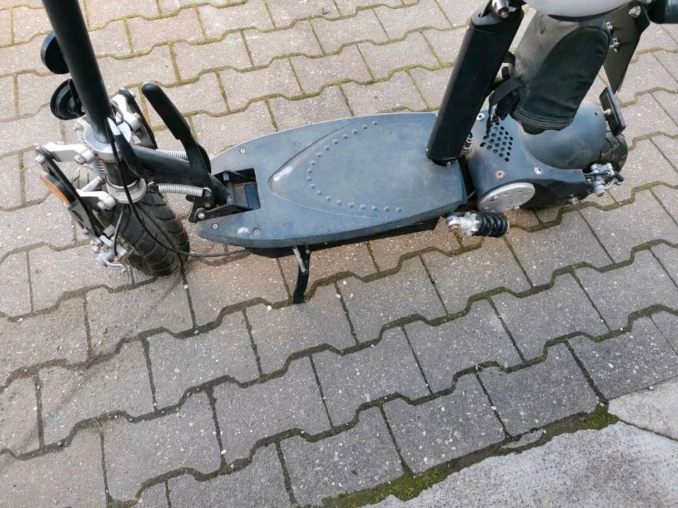 E roller elektro scooter für basteln. in Pförring