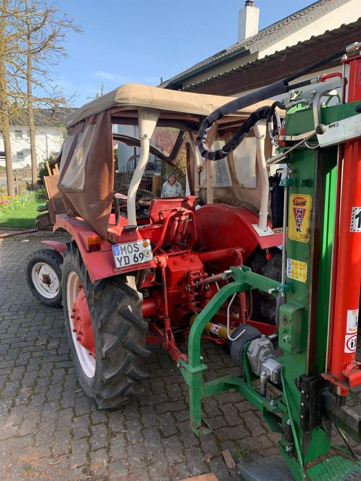 IHC 383 Traktor, ohne Spalter in Walldürn