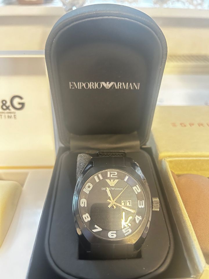 Neuwertige Emporio Armani Herren Uhr in Köln Vogelsang