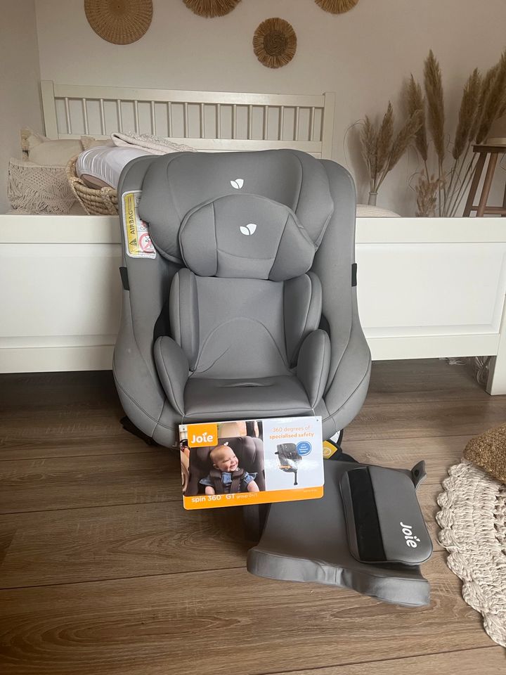 Mitwachsender Kindersitz Autositz Joie Spin 360 GT grau & Isofix in Malsch