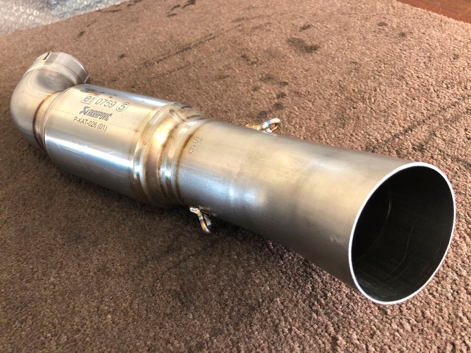 Akrapovic Kat Ersatzohr Titan Katersatz Aprilia RSV4 Tuono V4 in Bad Bentheim