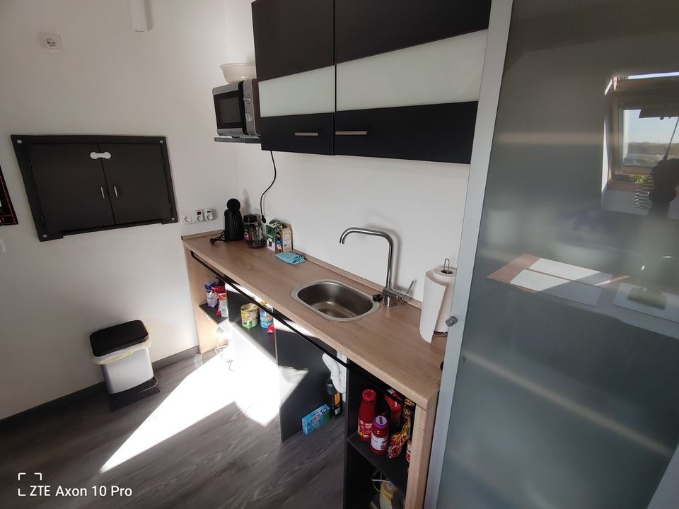 Penthouse-Appartment mit 5 Zimmern, 2 Bädern, Küche & Durchreiche in Essen