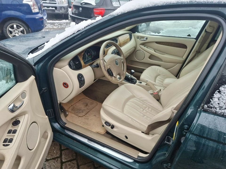 Jaguar X-Type 2.5 V6 4x4 Leder Navi El.Sitze Alu SD in Randersacker