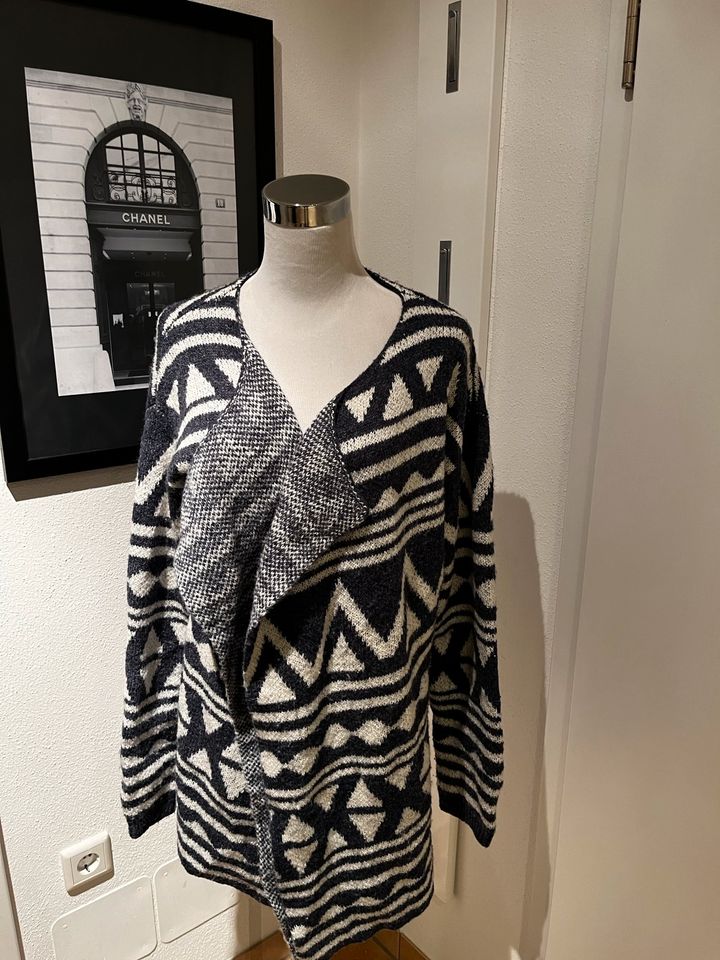 Toller Hilfiger Denim Cardigan Neupreis: 129 Euro in München