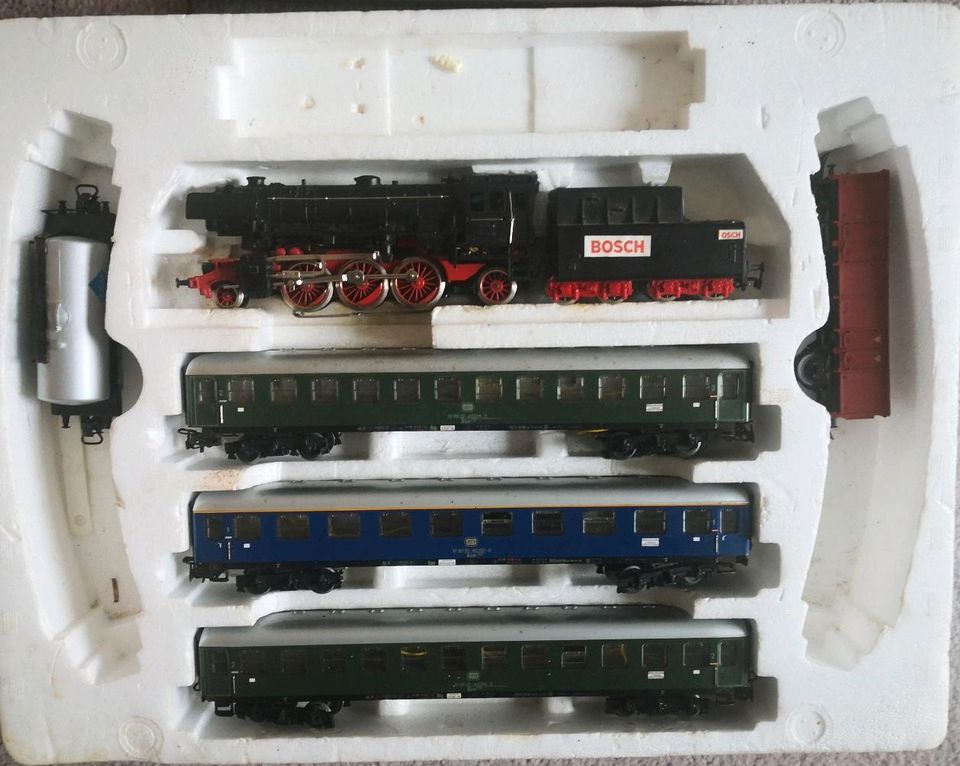 Original Märklin H0 Lokomotiven und Wägen in Taufkirchen