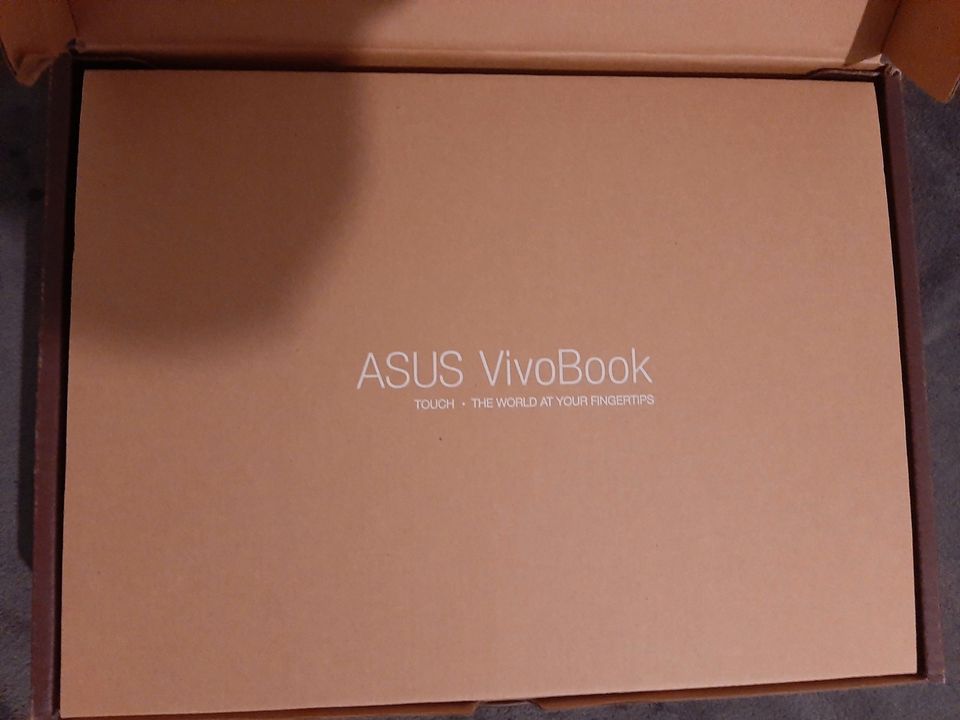 ASUS VivoBook S300 i5 500GB NEU in Rüsselsheim