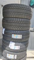 NEU! 4x Winterreifen 245/45 R20 103W XL Bridgestone Blizzak LM001 Baden-Württemberg - Dornstadt Vorschau