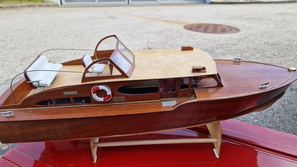 RC BOOT VICTORIA 70 cm Holzkajütenboot gebaut ink.Motor Elektrik in Ruhstorf an der Rott