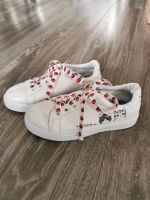 Schuhe Sneaker weiß Muster Katze Erdbeeren Kawaii Harajuku rot 36 Baden-Württemberg - Bad Schönborn Vorschau