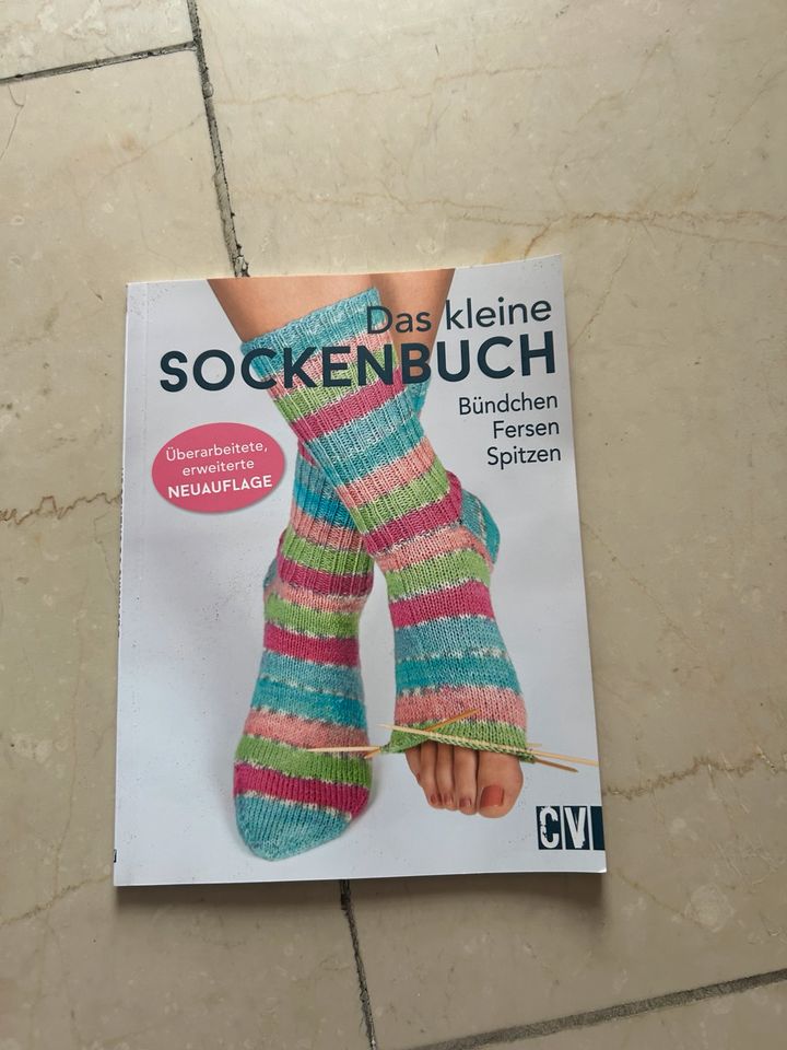 Socken Strickbuch in Langweid am Lech