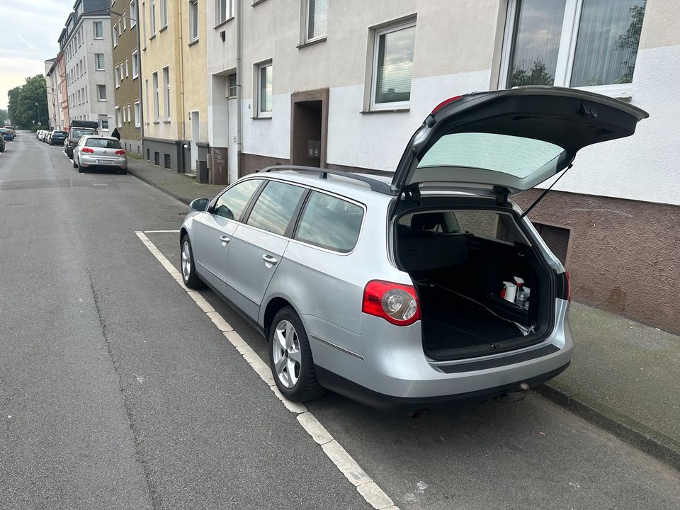 Auto Volkswagen Passat in Wuppertal