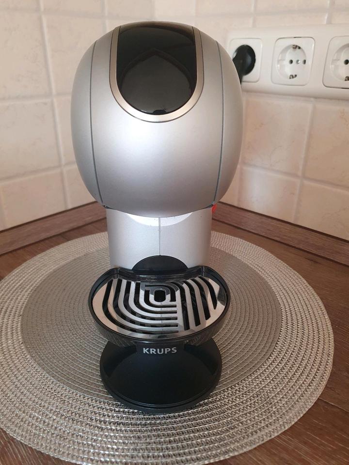 Krups Dolce Gusto Genio S Touch, fast neu, Kapselmaschine, in Pingelshagen