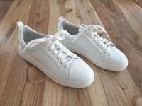 S. Oliver! Sneaker! wie NEU! Leder! weiß! Damen! Bayern - Oettingen in Bayern Vorschau