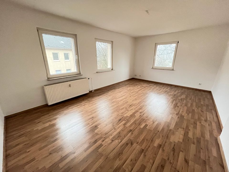 **2x NKM frei oder Gutschein!**TOP**renovierte 2-Zimmer Wohnung mit Gartennutzung! in Essen