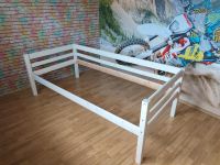 Kinderbett Bettgestell mit Rollrost 200x 90cm Hessen - Frankenberg (Eder) Vorschau