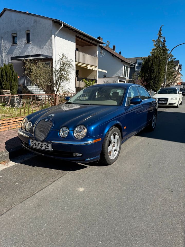                     Jaguar S-Type V8
