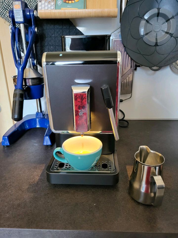 Tchibo Kaffee Vollautomat Esperto Latte in Alfter