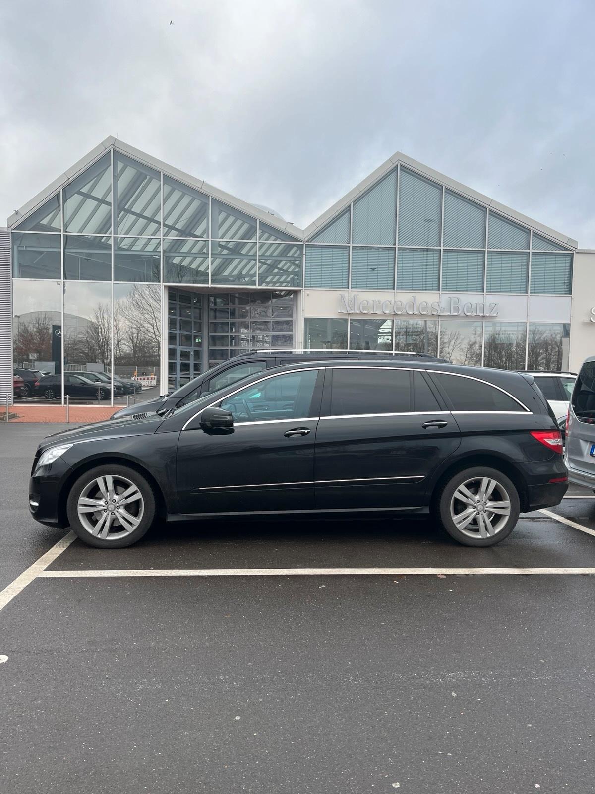 Abbildung des Autos MB R350Lcdi✅VOLLL✅7.Sitz…