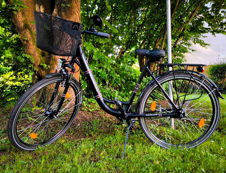 Zündapp Damenrad Citybike Red 5.0 28 Zoll in Hofheim am Taunus