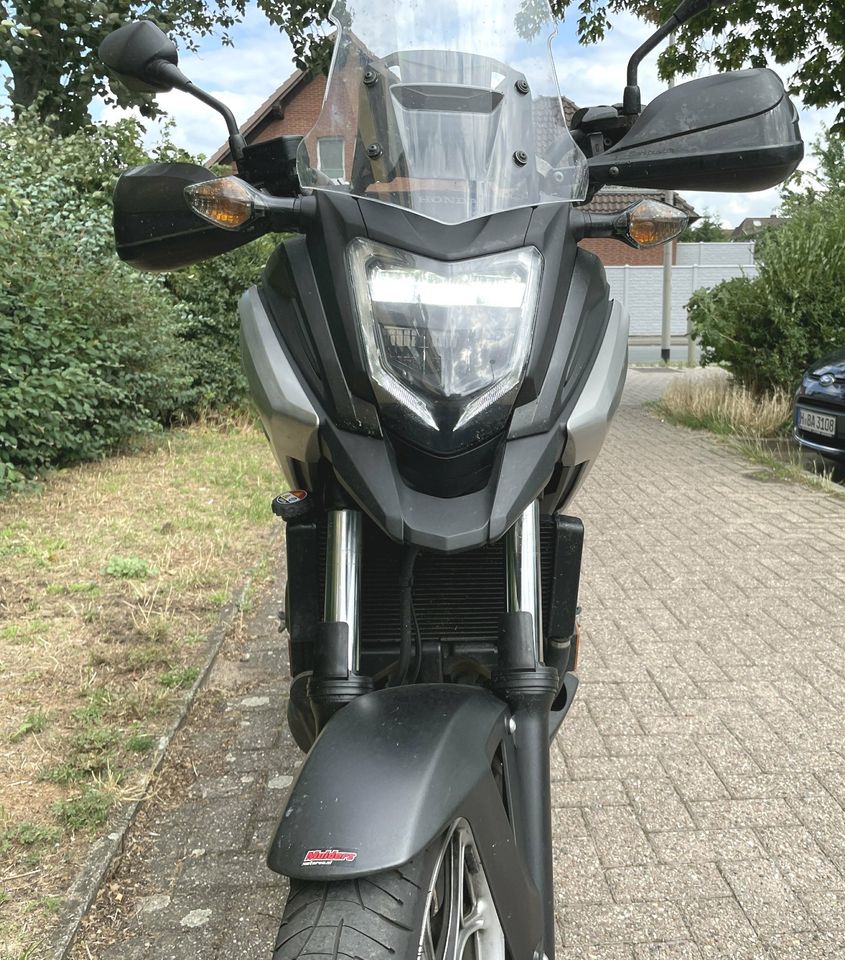 Honda NC 750X RC90 DCT BJ 2016 Euro 4 in Hannover