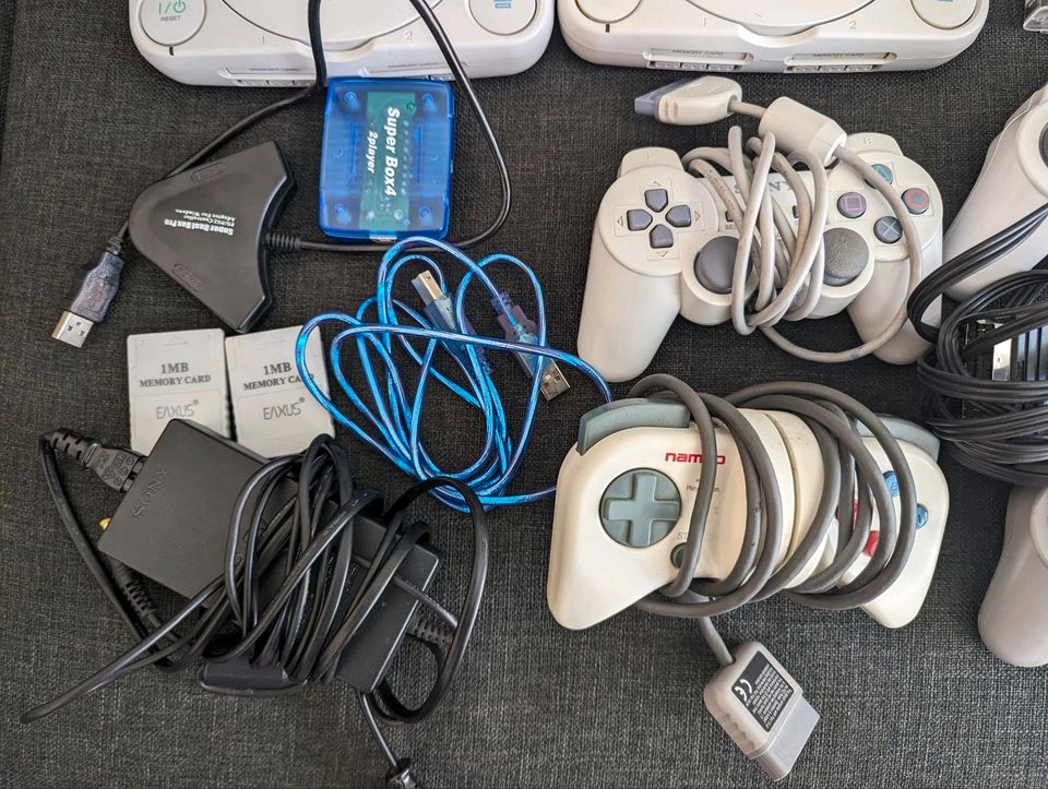 2 x Playstation 1 (SPCH-102) mit Zubehör und Spielen in München