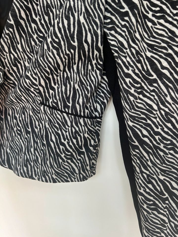 H&M 40 Kostüm Rock Blazer Anzug schwarz weiß Zebra in Bockhorn