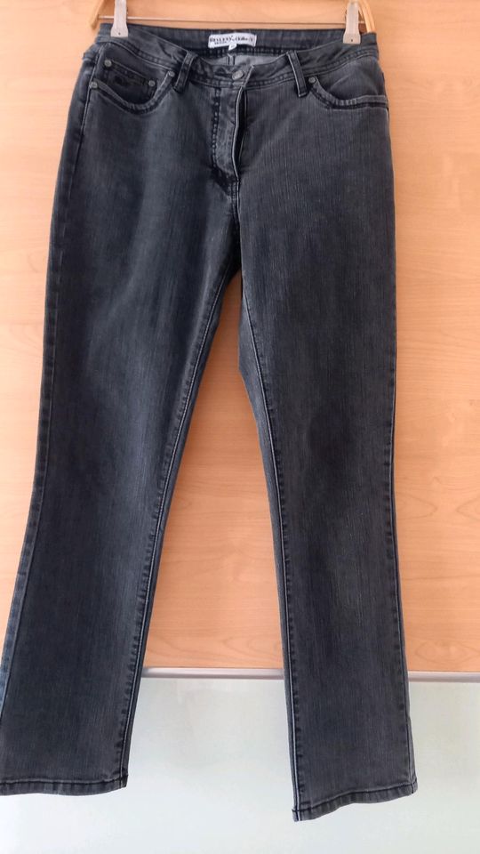 Jeans verschiedener Marken Gr 38 in Adendorf